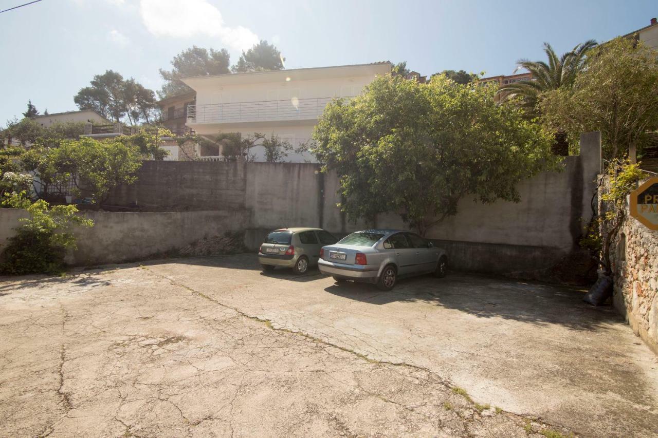 Apartments Palma Jelsa  Buitenkant foto