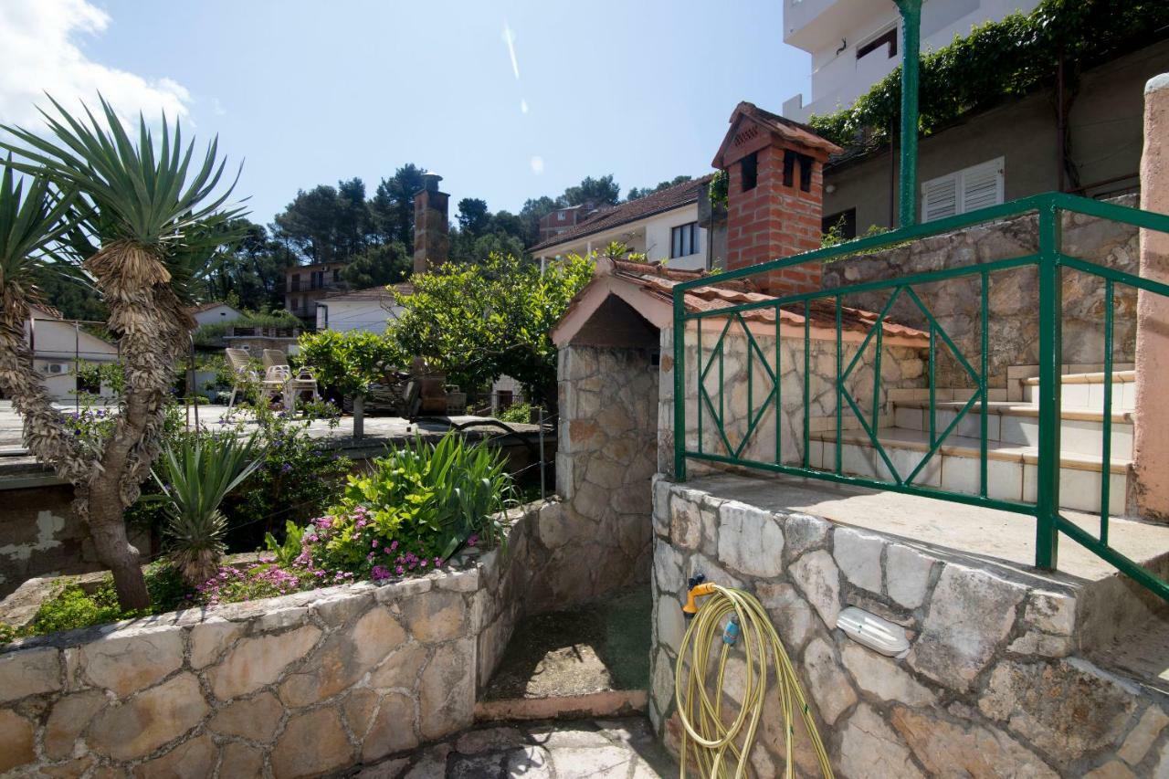 Apartments Palma Jelsa  Buitenkant foto